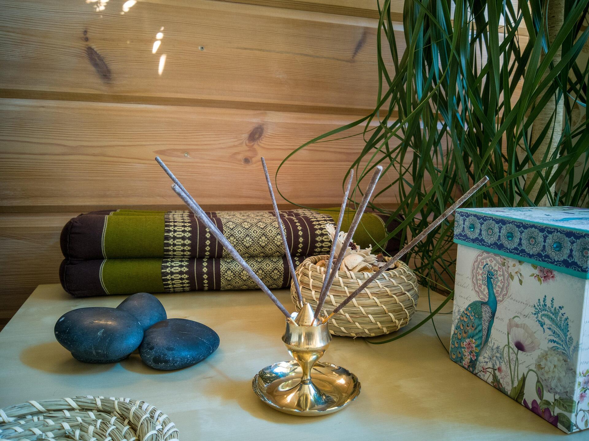 Арома пръчици Рада Рас Бихари, Radha Ras Bihari incense, 200 гр инсенс пакет, натурални