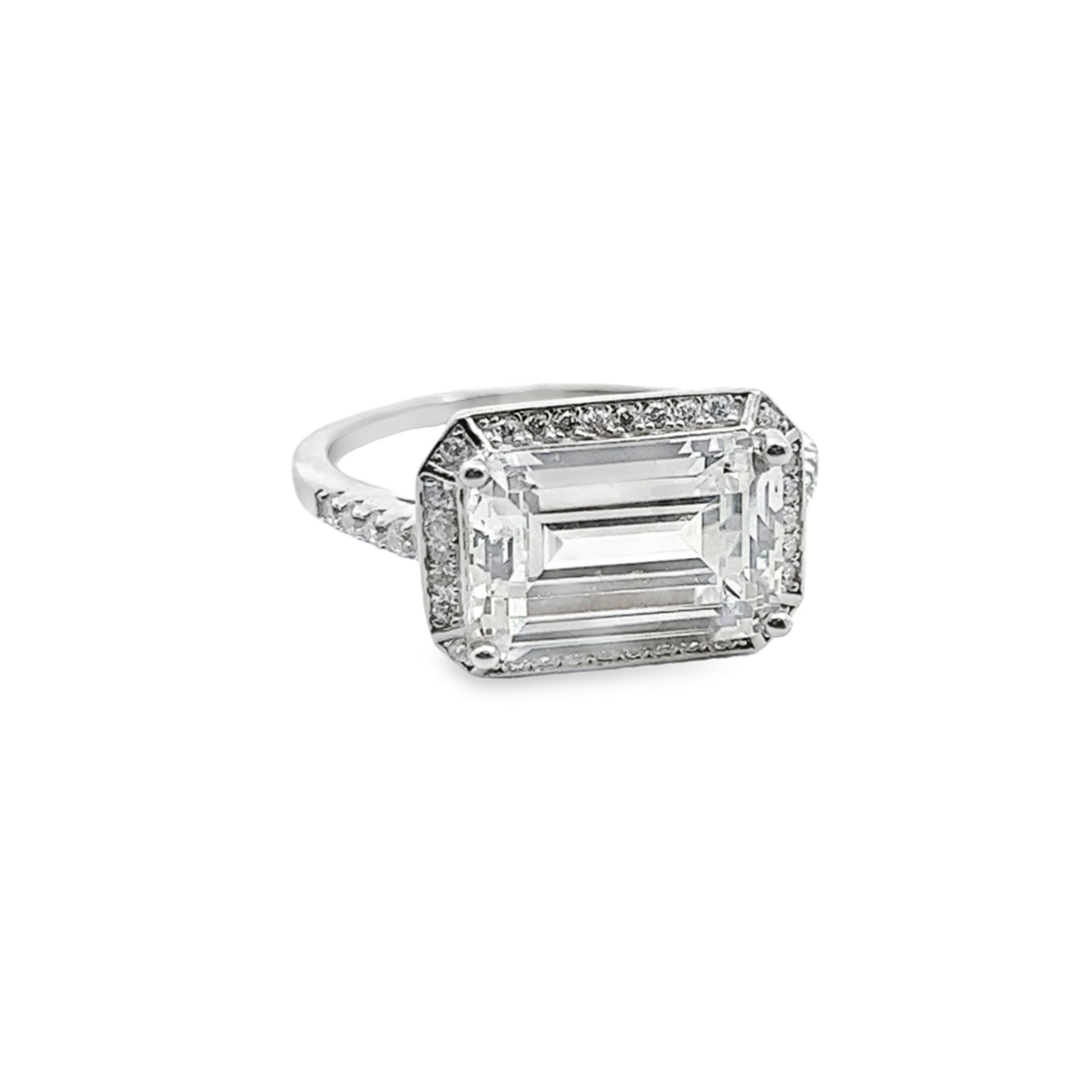 СРЕБЪРЕН ПРЪСТЕН СЪС СЪЗДАДЕНИ ДИАМАНТИ - SKY DIAMOND