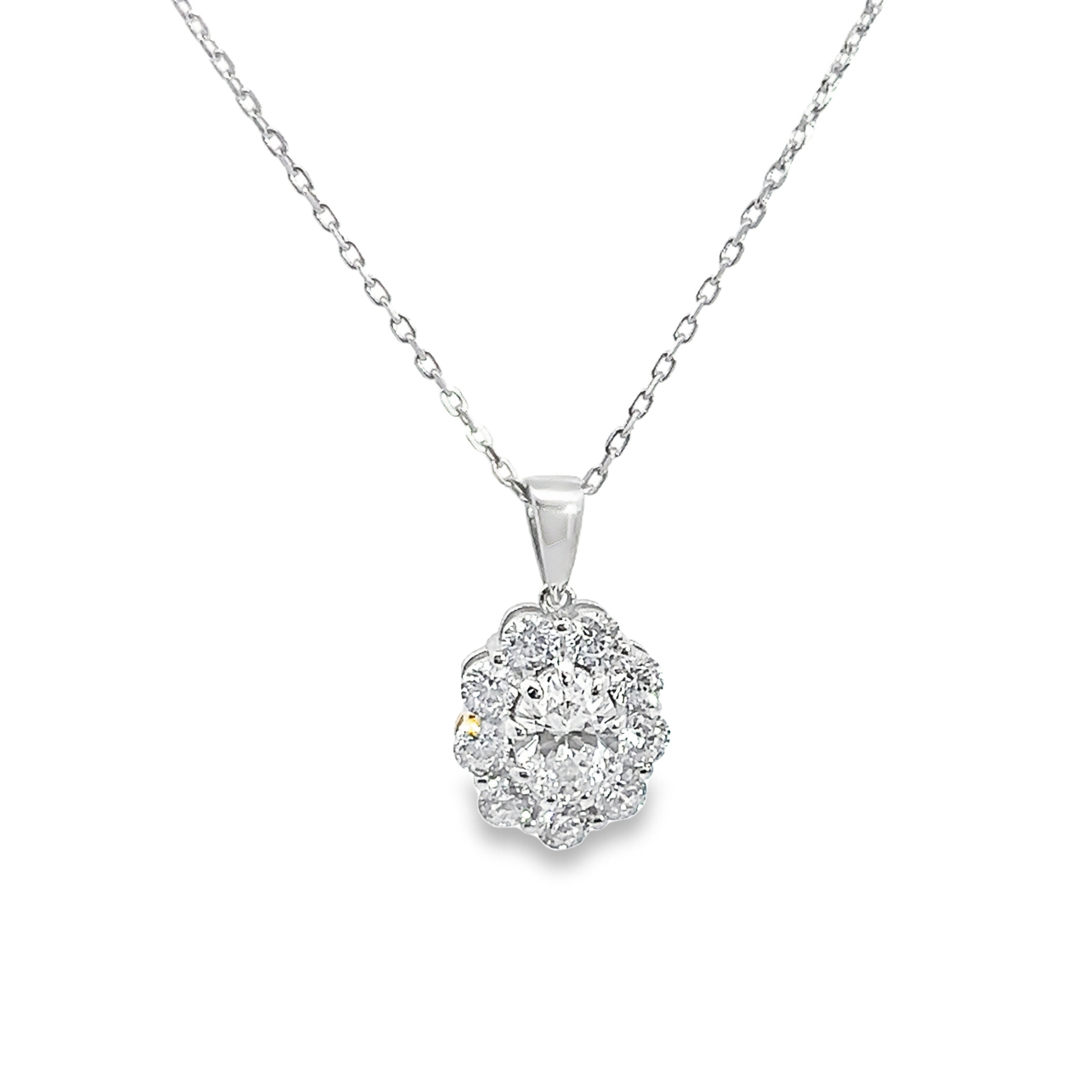 СРЕБЪРНО КОЛИЕ СЪС СЪЗДАДЕНИ ДИАМАНТИ - SKY DIAMOND